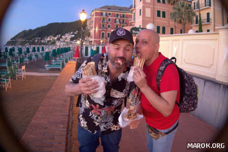 Il mondo mangia il mio kebab - atto I