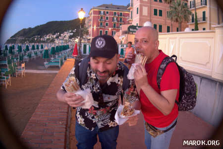 Il mondo mangia il mio kebab - atto II