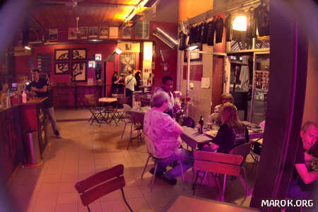 Ma quello va in giro in merceeedes