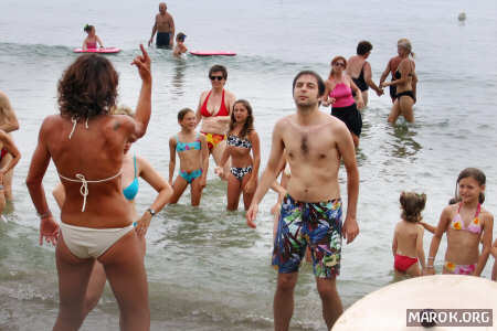 Il gesto è inequivocabile