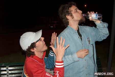 NO!!! L'ACQUA NO!!! FA MALE!!!