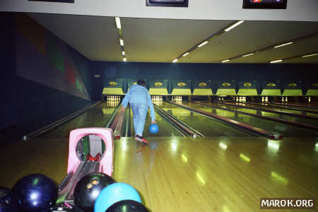 Marok plays bowling - #1