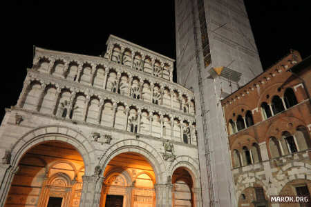Lucca by night