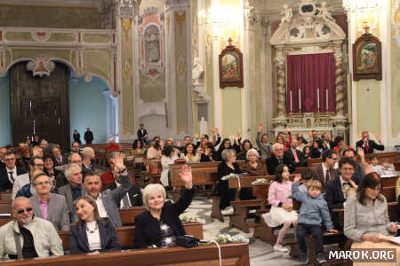 Alzi la mano chi ha l'anello!