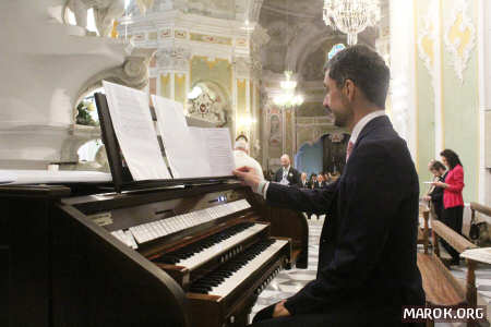 Non sparate sull'organista!
