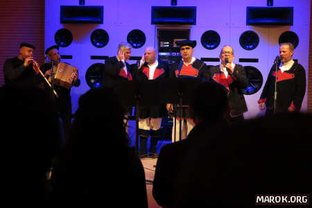 Indunind&uacute;na, il c&ograve;ro!